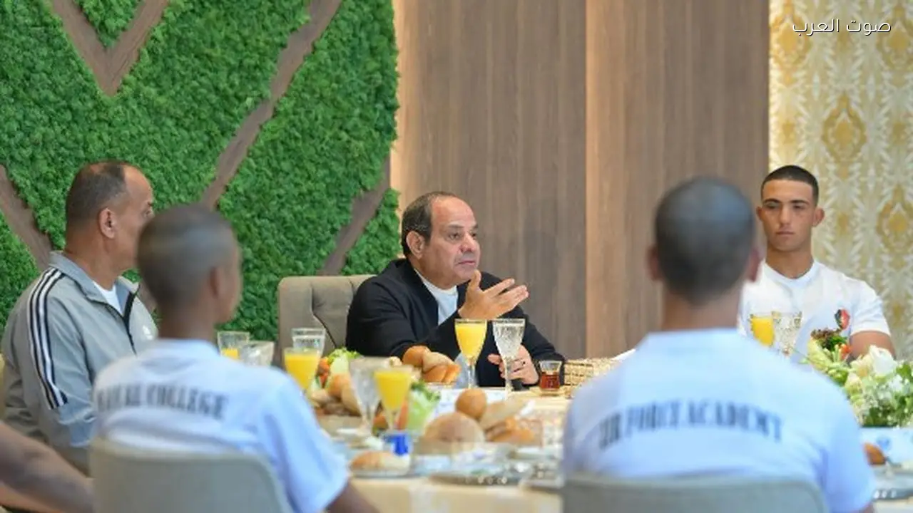 الرئيس السيسي: أجهزة مخابرات تطرح موضوعات على مواقع التواصل الاجتماعي