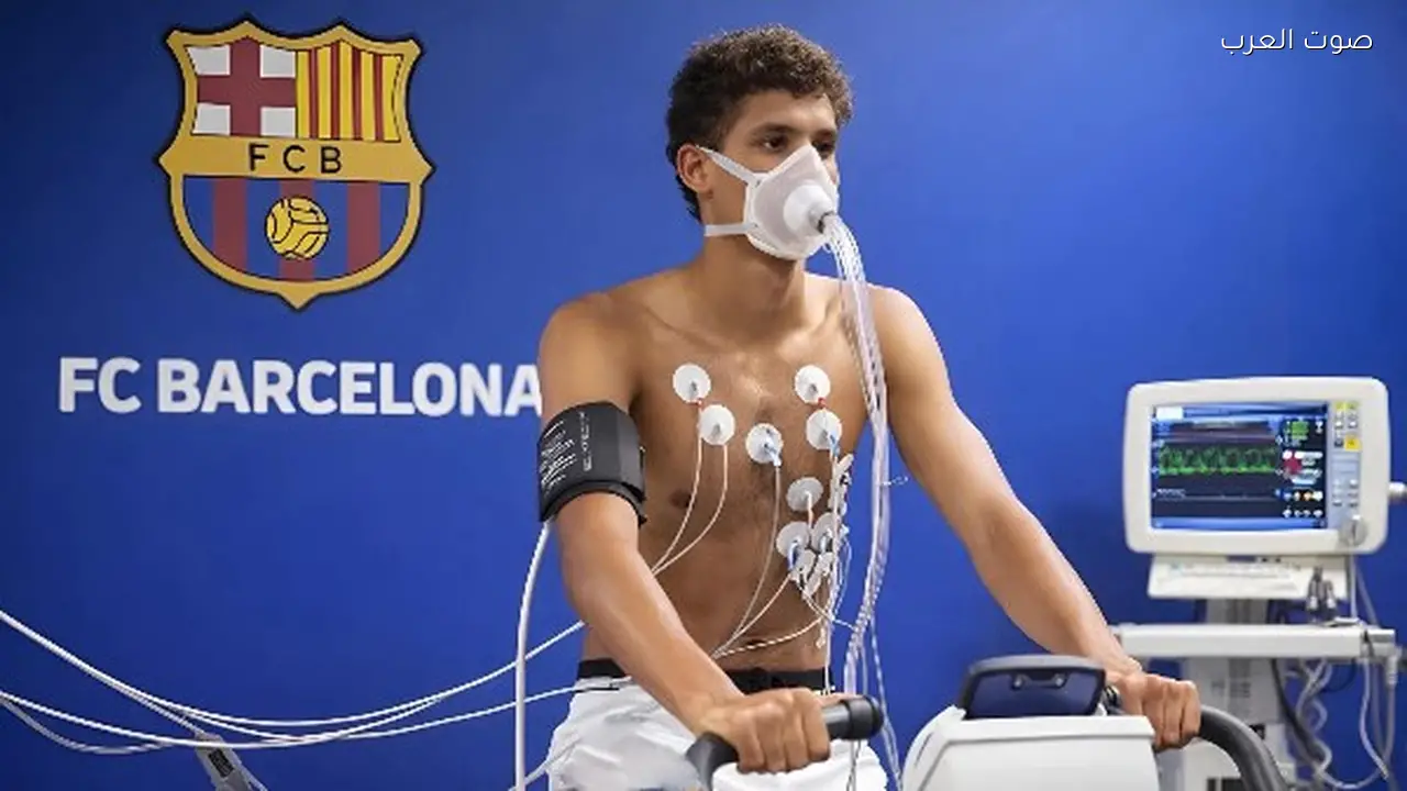 حمزة عبدالكريم يتجاوز الفحص الطبي في برشلونة والإعلان الرسمي غداً