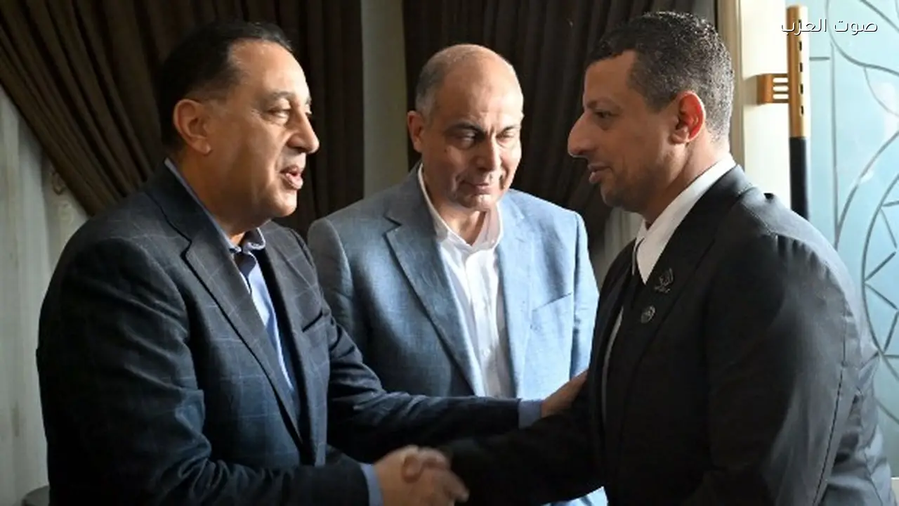 رئيس الوزراء يوزع عقود وحدات سكنية في المنيا ويستقبل نواب البرلمان