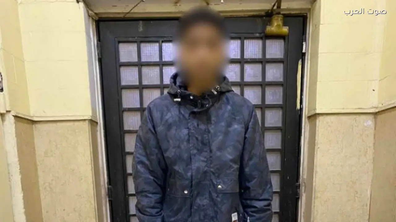 طالب في القاهرة يُقبض عليه بتهمة بيع الصواعق الكهربائية