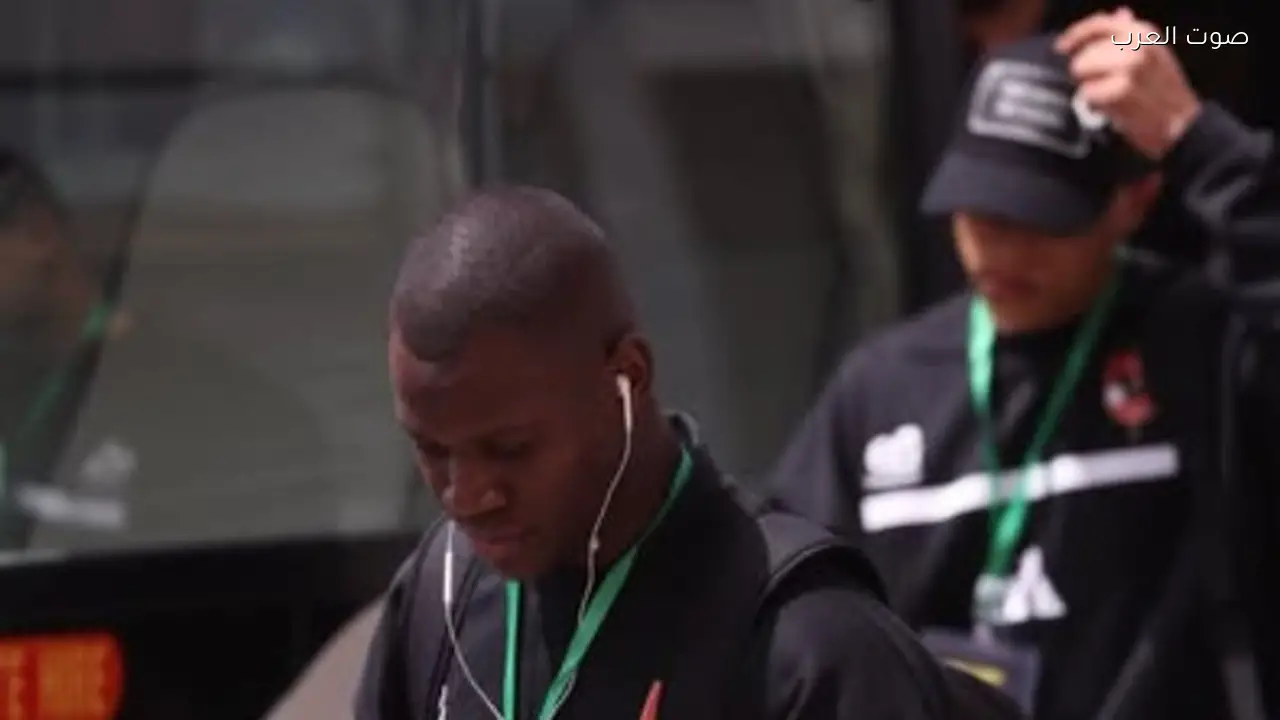 لاعبو الأهلي يصلون ملعب يانج أفريكانز