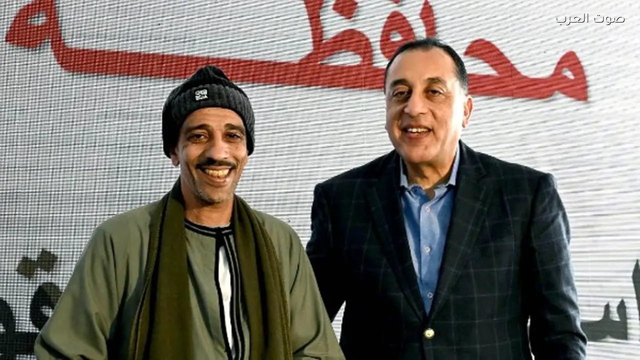 مدبولي يوزع عقود وحدات بديل الإيواء في المنيا