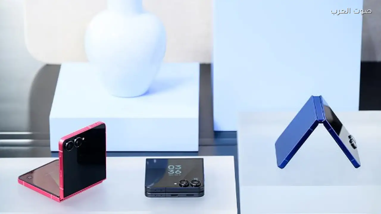 آبل تدرس إنتاج آيفون قابل للطي بتصميم جديد بعد الجيل الأول