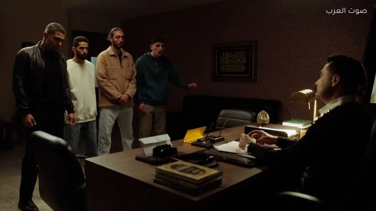 آسر ياسين خلف القضبان بسبب دينا الشربيني