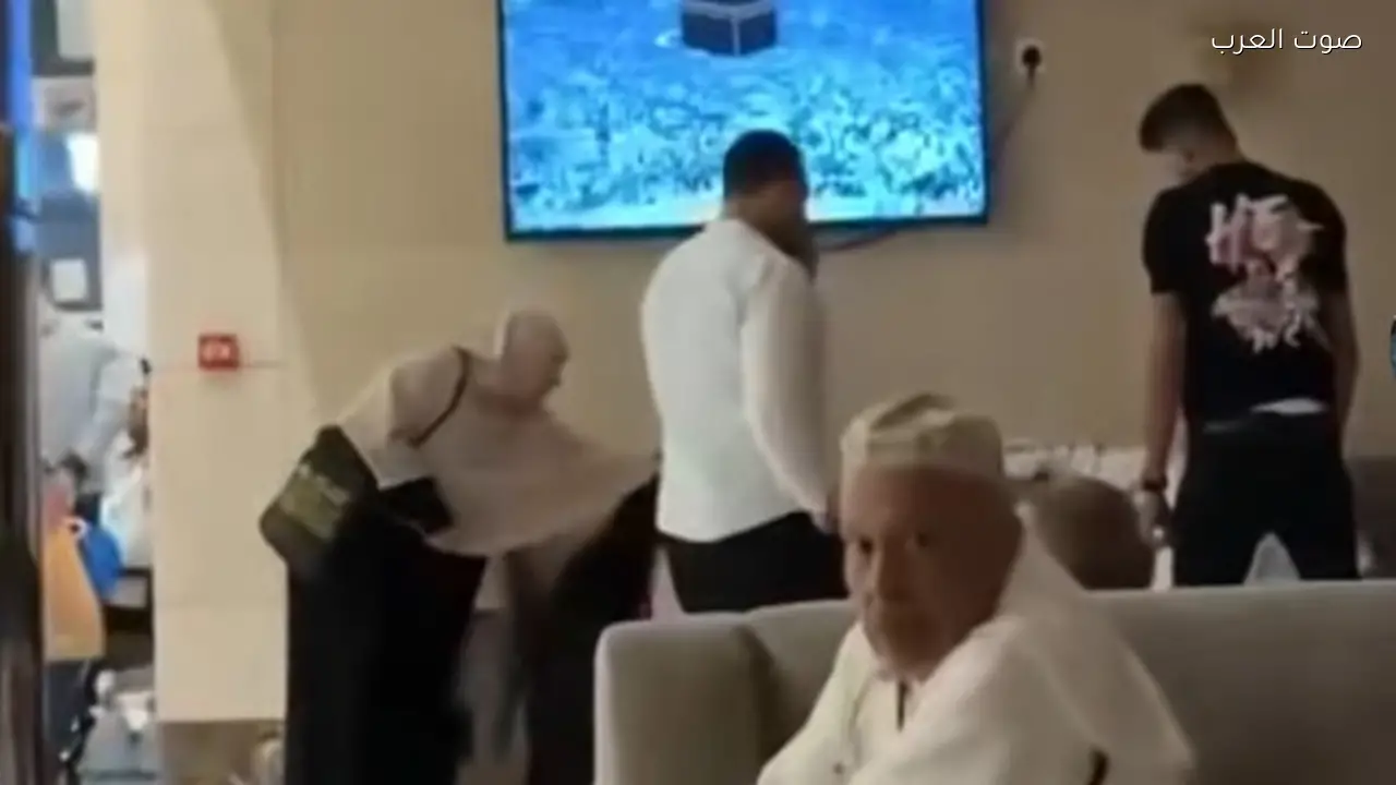 أب يحاول لقاء ابنته ويواجه صعوبات مؤلمة