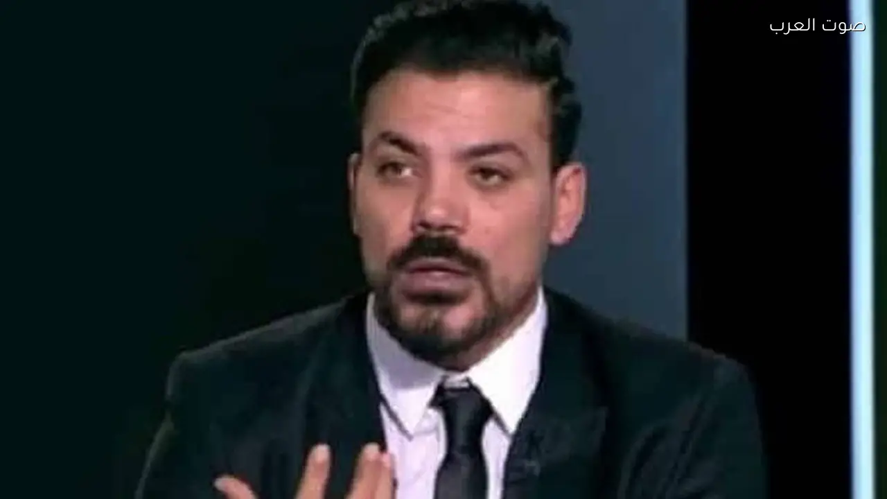 أحمد سليمان يوضح وضع عمرو زكي بعد احتجازه بالمطار