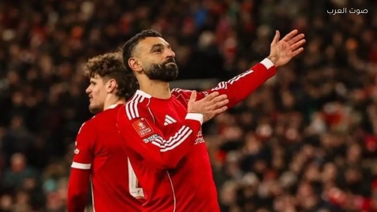 أسطورة إنجليزية يتوقع مغادرة محمد صلاح لليفربول نهاية الموسم