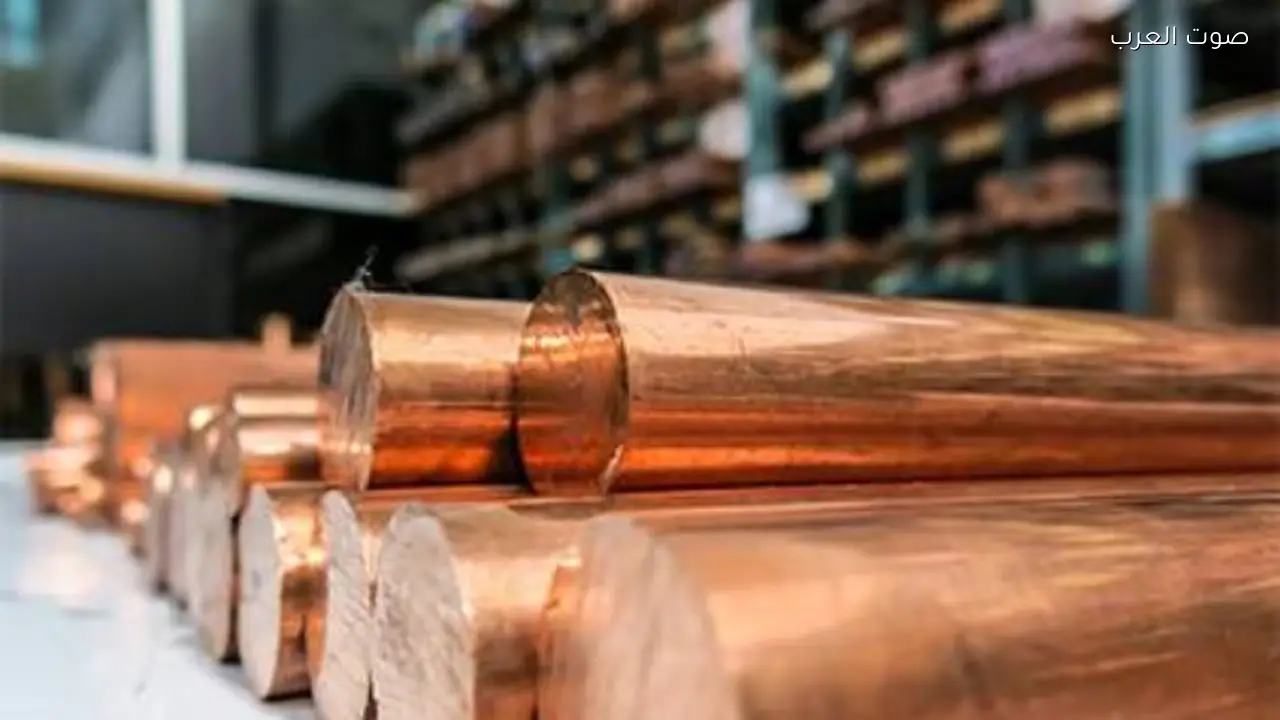 أسعار النحاس تتراجع بفعل وفرة المعروض والمخزونات