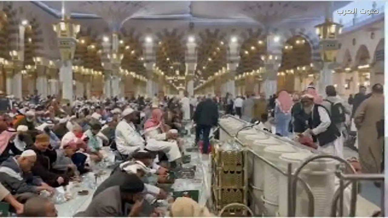 أكثر من مليون وجبة إفطار وزعتها الحرمين خلال يومين
