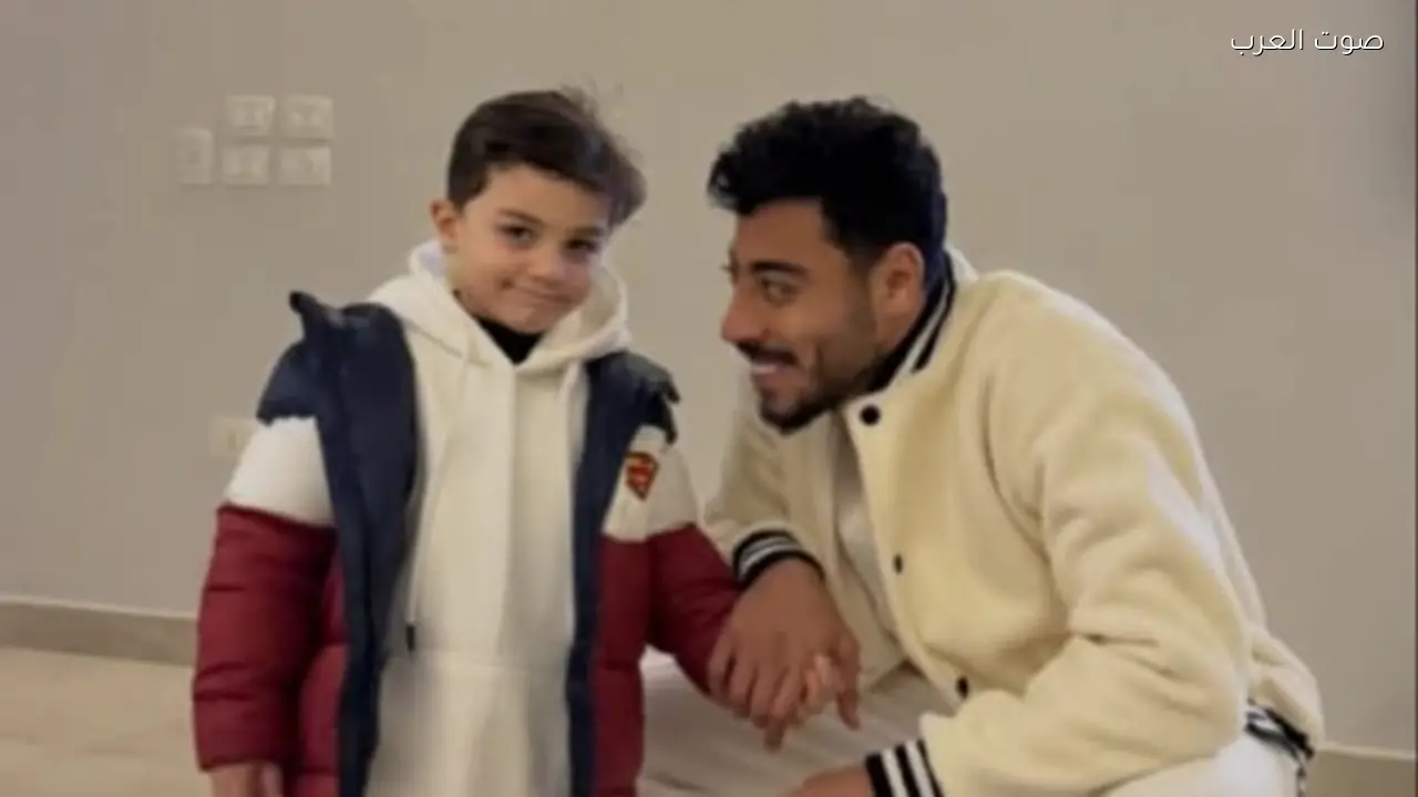 أكرم توفيق يحتفل بعيد ميلاد نجله