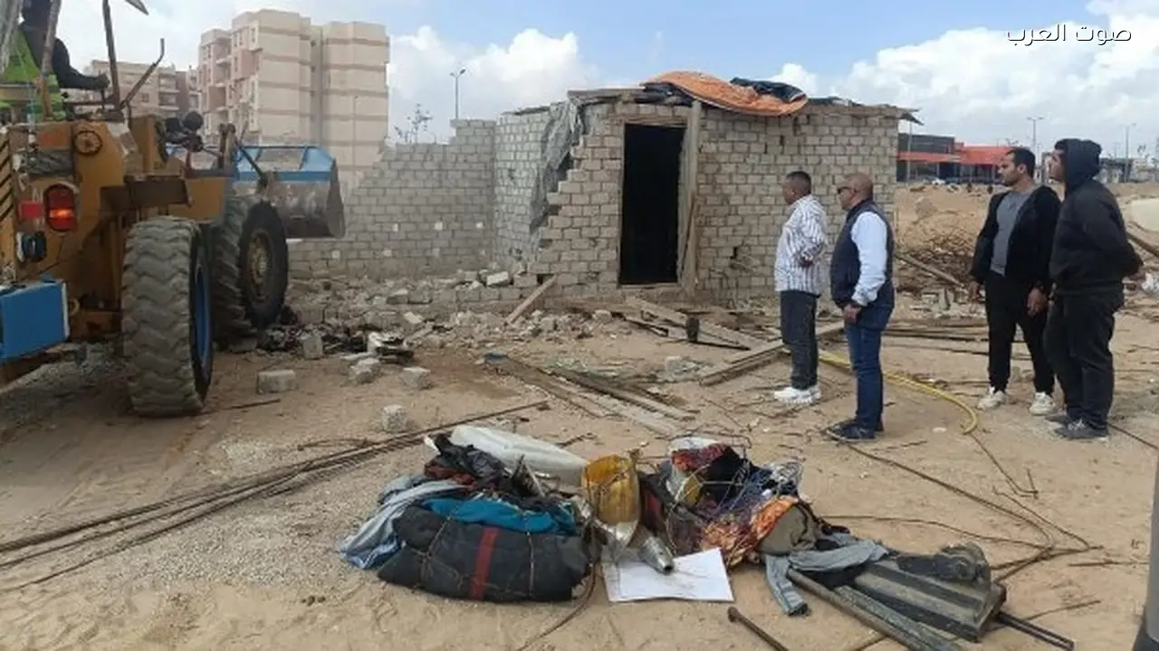 إزالة التعديات وتطوير الطرق في العبور الجديدة