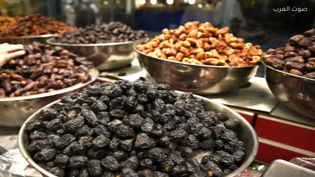 إقبال كبير على أسواق التمور بالمنطقة الشرقية قبل رمضان