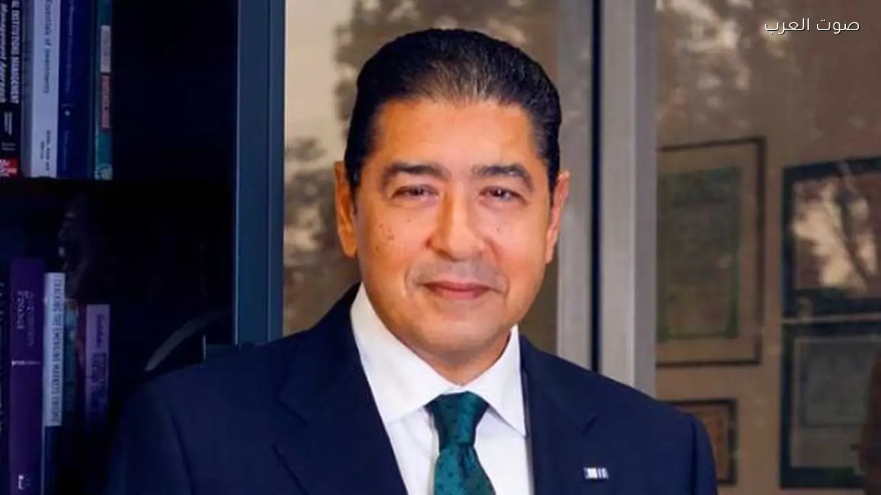 إقبال متزايد على بيع الدولار في مصر مع تراجعه عالمياً