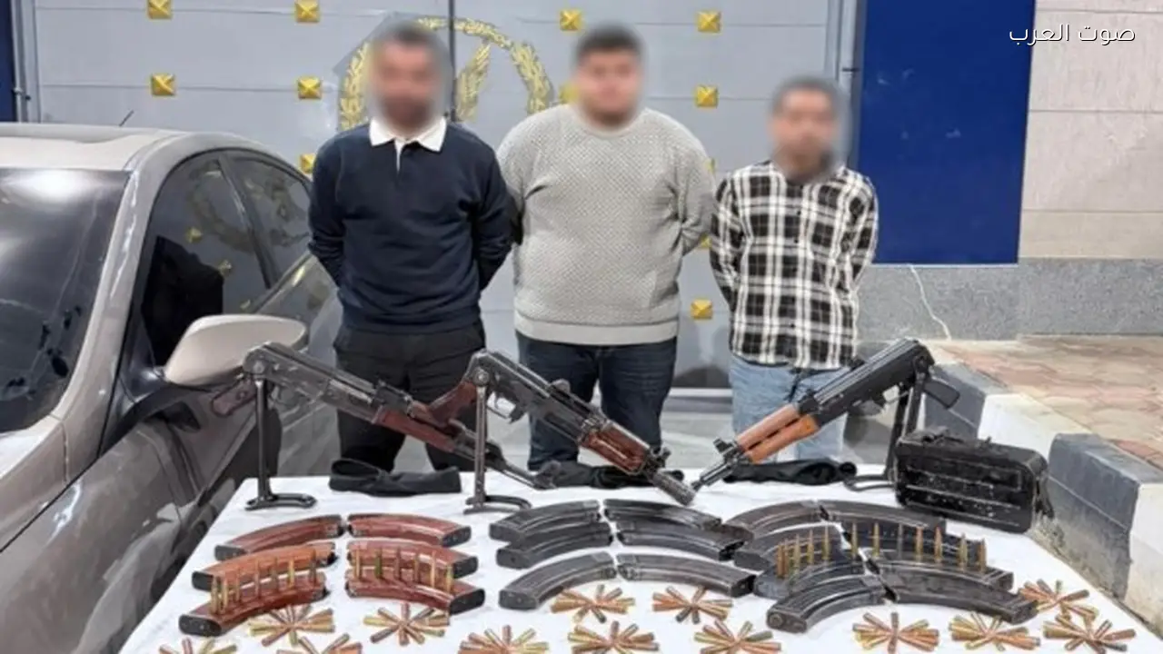 إلقاء القبض على لصوص سطو سيارة تمور في الفيوم