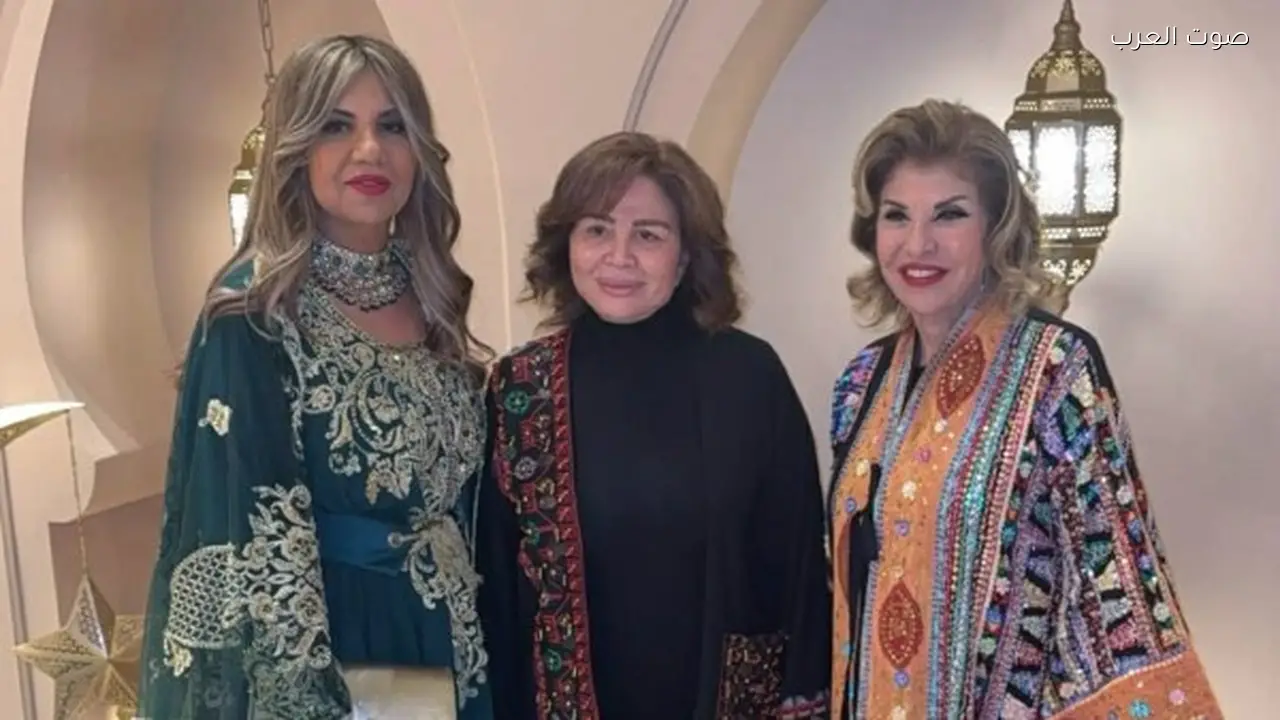 إلهام شاهين وهالة سرحان وبوسي يتألقن بالقفاطين في سحور رمضاني