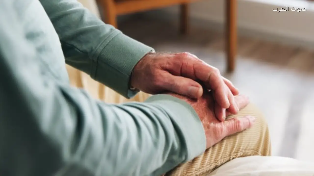 اختبار دم يكشف مرض الزهايمر قبل 20 عامًا من الأعراض