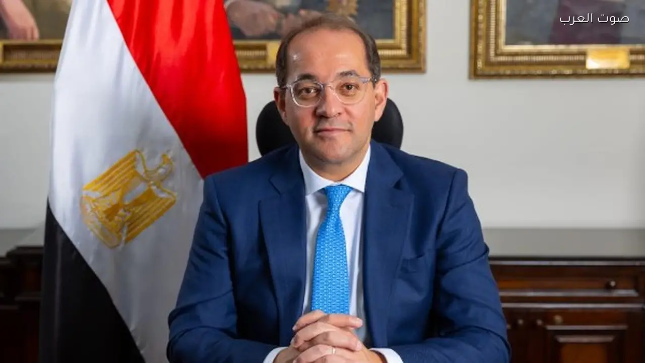 استمرار العمل بالموانئ والمنافذ الجمركية على مدار العام