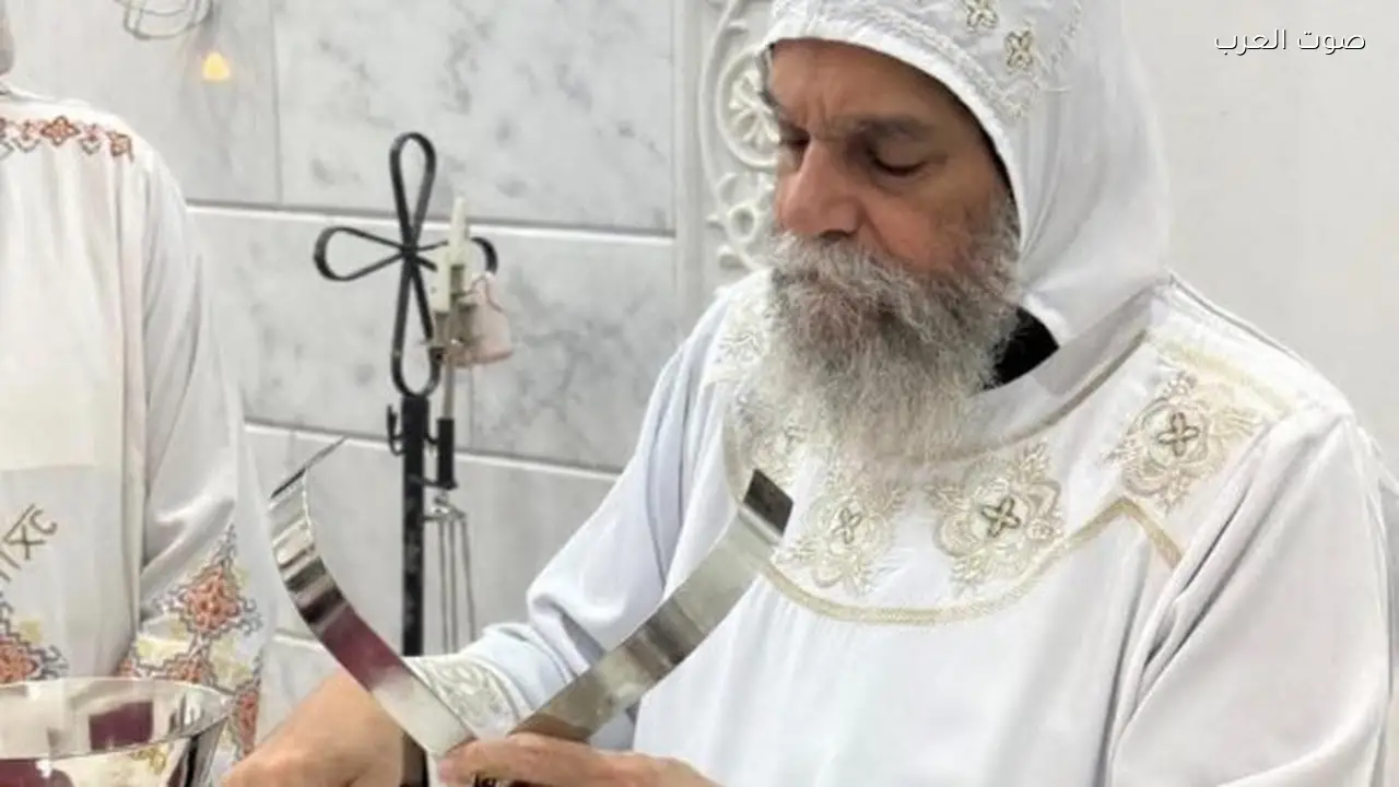الأنبا بيشوي يدشن معمودية ويعين شمامسة في كنيسة أبي سيفين ومريم المصرية