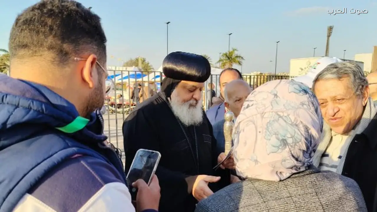 الأنبا ميخائيل يصوت في انتخابات المهندسين بحلوان والمعصرة