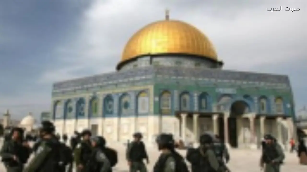الاحتلال يمنع الفلسطينيين من صلاة الجمعة في الأقصى