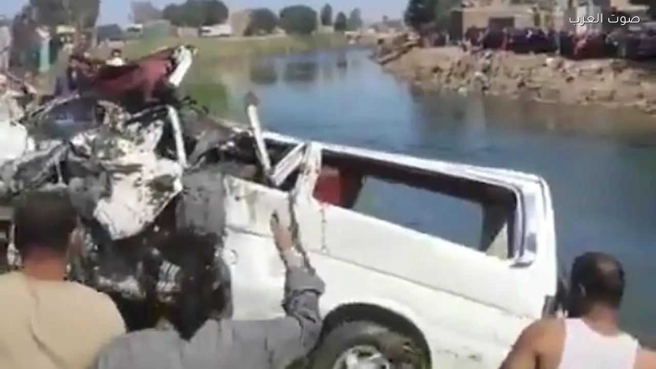 البحث مستمر عن مفقودين في انقلاب ميكروباص بالأقصر