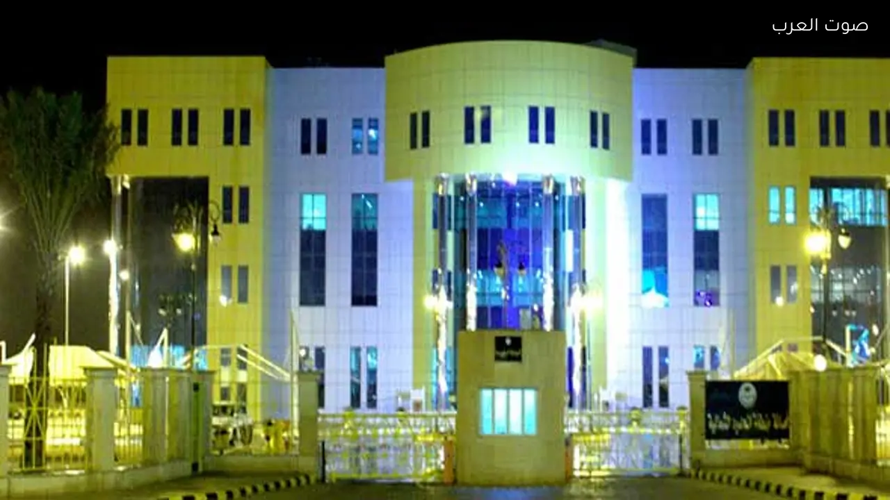 الحدود الشمالية تحتفل بيوم التأسيس بأعلام ولوحات زينة