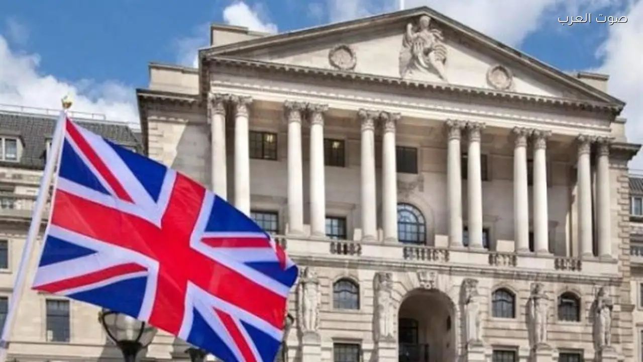 الخزانة البريطانية تقدم حوافز بقيمة 100 ألف جنيه لتقليص الوظائف حتى 2030