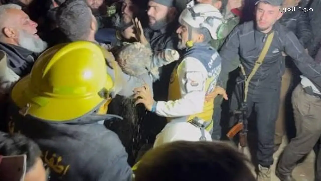 الدفاع المدني السوري ينقذ طفلاً سقط في بئر عمقها 30 متراً