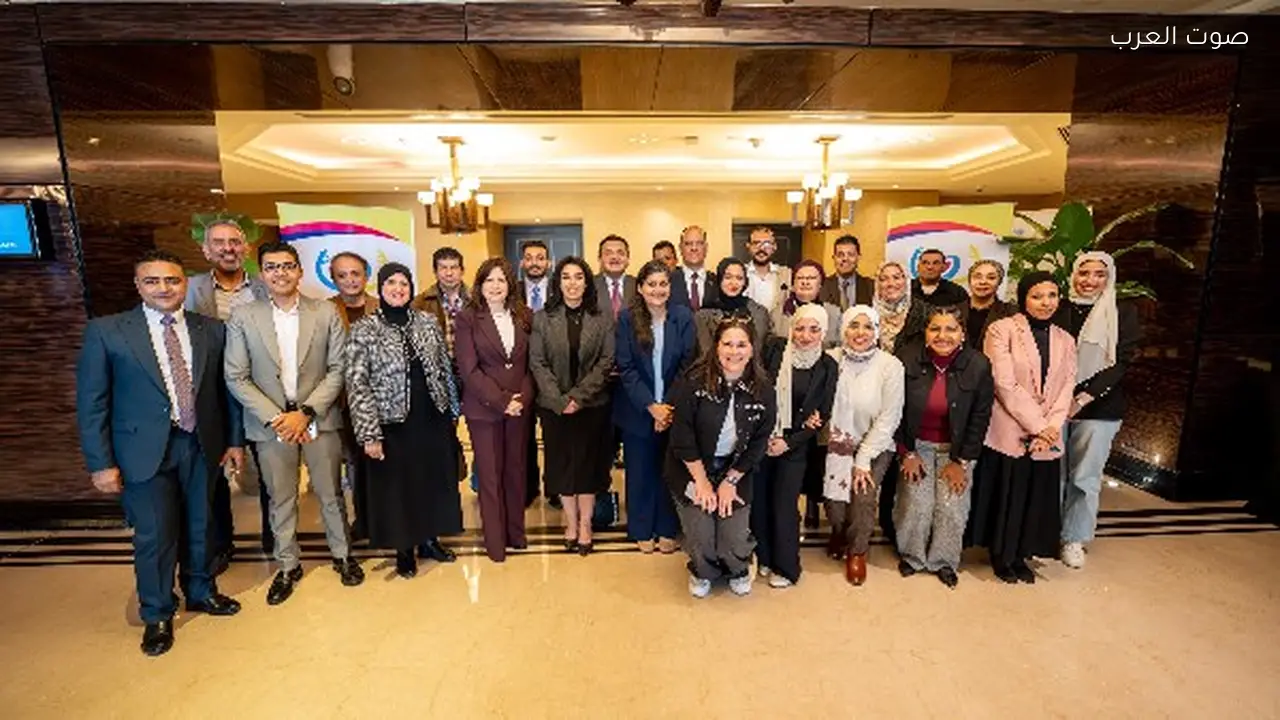 السجائر الإلكترونية تضر صحة الشباب ويجب منعها عن القاصرين