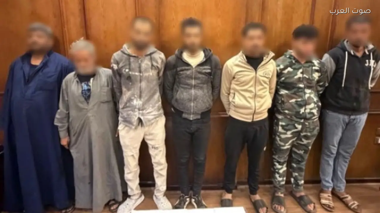 القبض على المتهمين بالتعدي على طالب ووالدته في الغربية