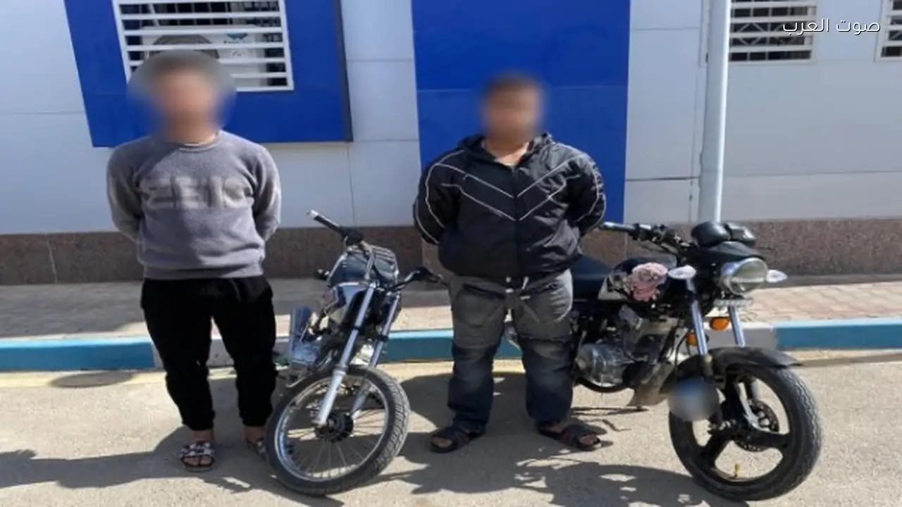 القبض على شخصين استعرضا بدراجاتهما النارية