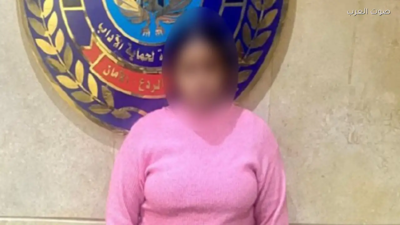 القبض على صانعة محتوى لنشرها فيديوهات خادشة للحياء
