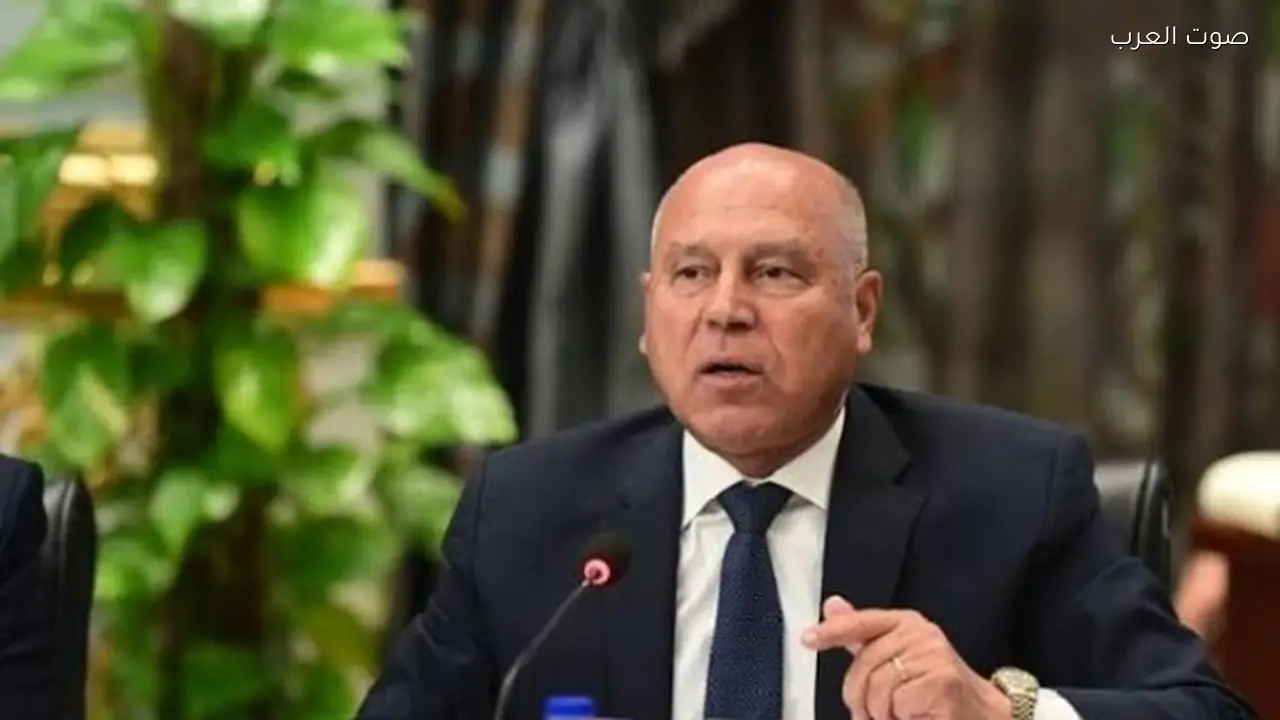 «الكفاية الإنتاجية» ت培养 كوادر صناعية بمعايير عالمية