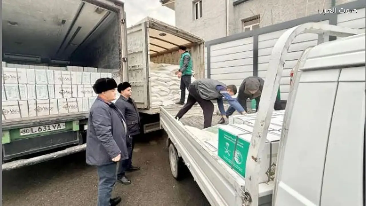 المملكة تقدم مئات السلال الغذائية لأوزبكستان