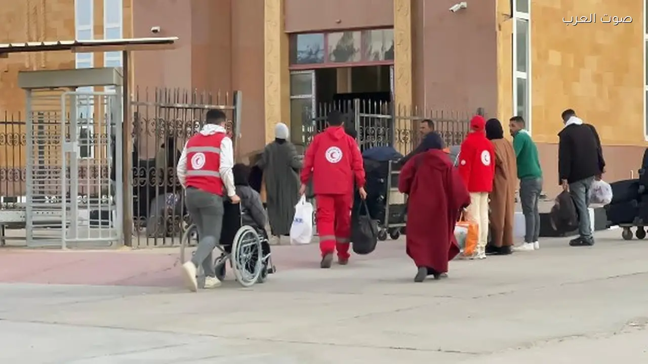 الهلال الأحمر يرسل قافلة زاد العزة 137 لدعم الفلسطينيين وعلاج المرضى