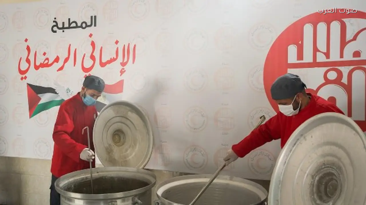 “الهلال الأحمر يطلق مطبخًا إنسانيًا لفائدة الفلسطينيين خلال رمضان”