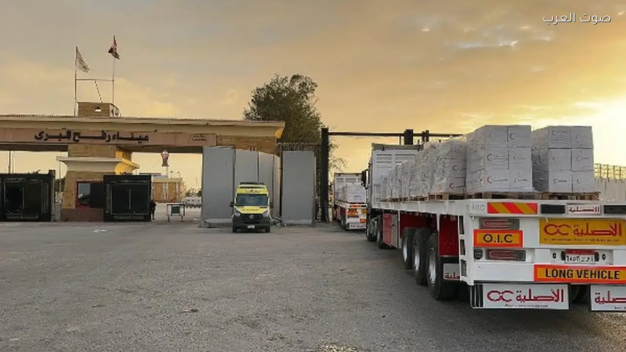 الهلال الأحمر يوزع 197 ألف سلة غذائية في غزة