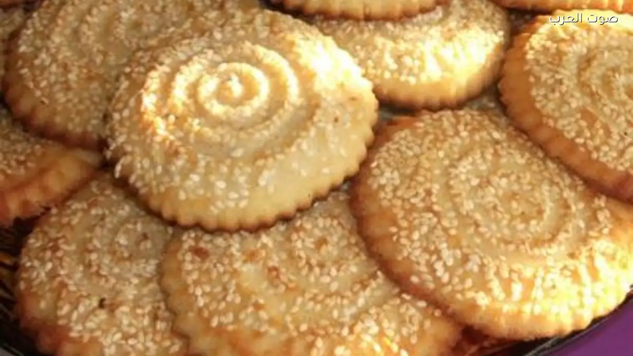 بسكويت التمر بالقرفة بدون سكر خطوة بخطوة