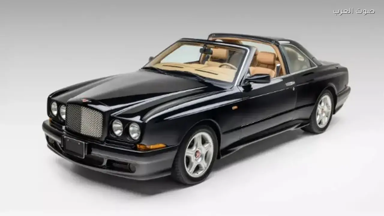 بنتلي Continental SC 1999 الكوبيه تتألق في عرض جديد