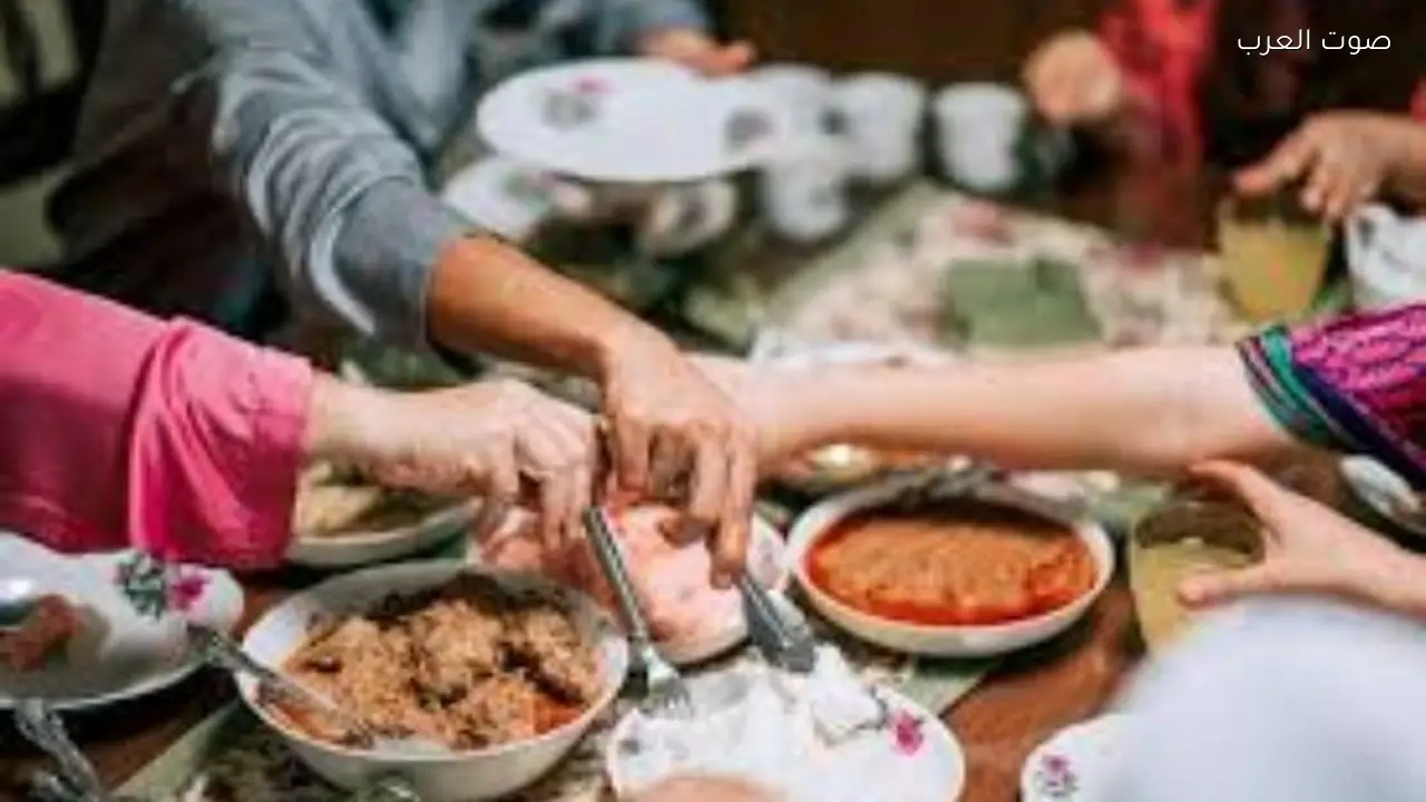 تأثير الهدوء بعد الإفطار على هرمونات الجسم حسب استشاري باطنة وغدد