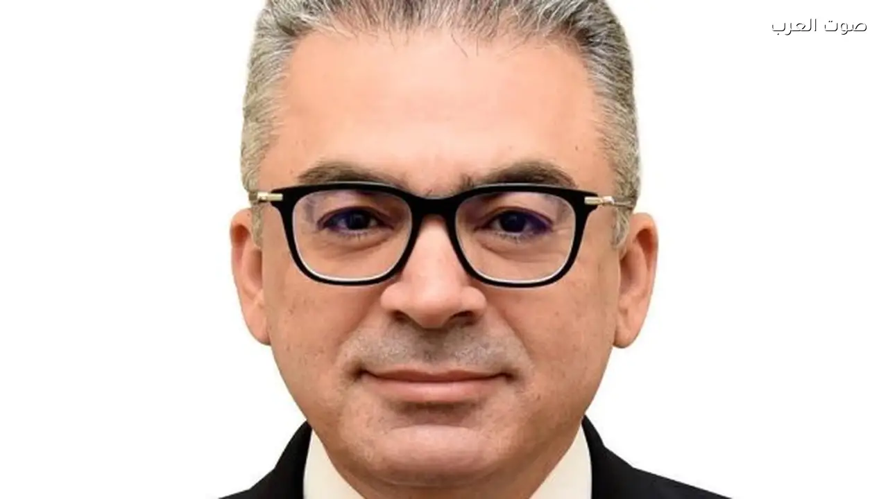 تجديد تعيين الدكتور علي الأنور عميدًا لطب عين شمس بقرار جمهوري