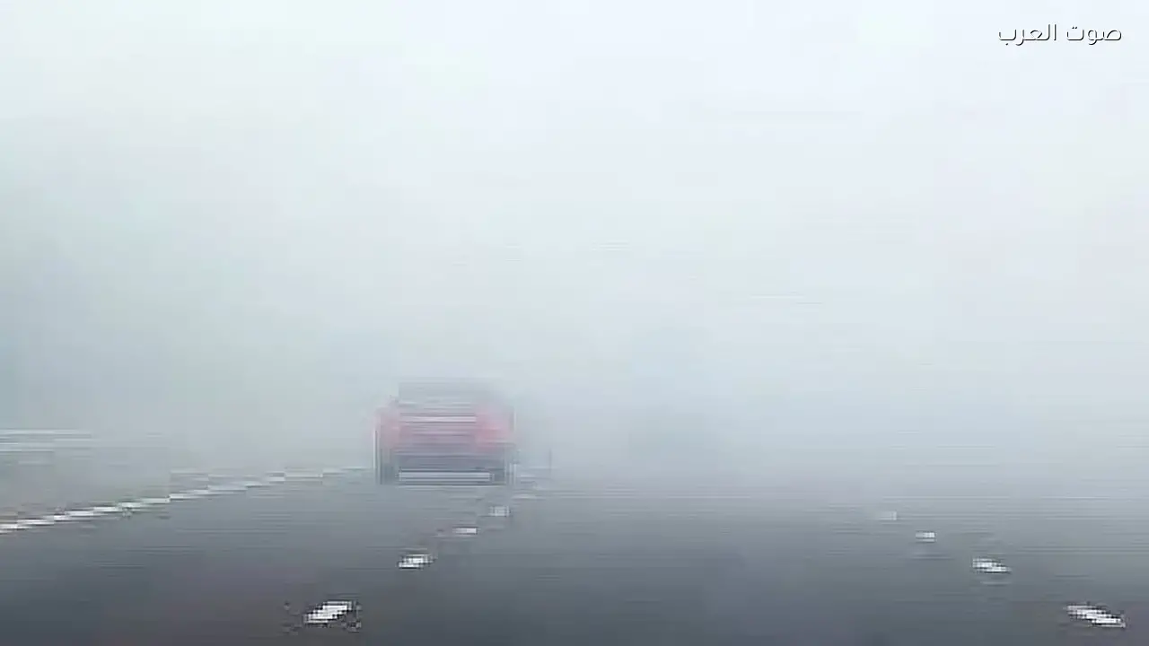 تحذير من ضباب كثيف في القريات وطبرجل بالجوف