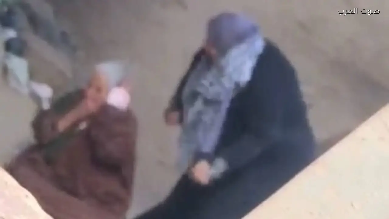 تحقيقات مع امرأة مسنّة بتهمة الاعتداء على والدتها في الشرقية