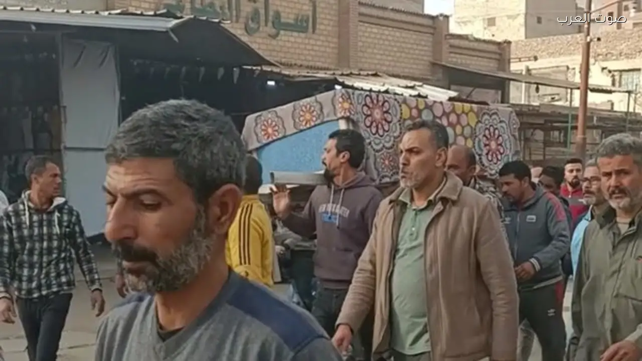 تشييع جثمان ضحية طعن زوجها 15 طعنة في المحلة