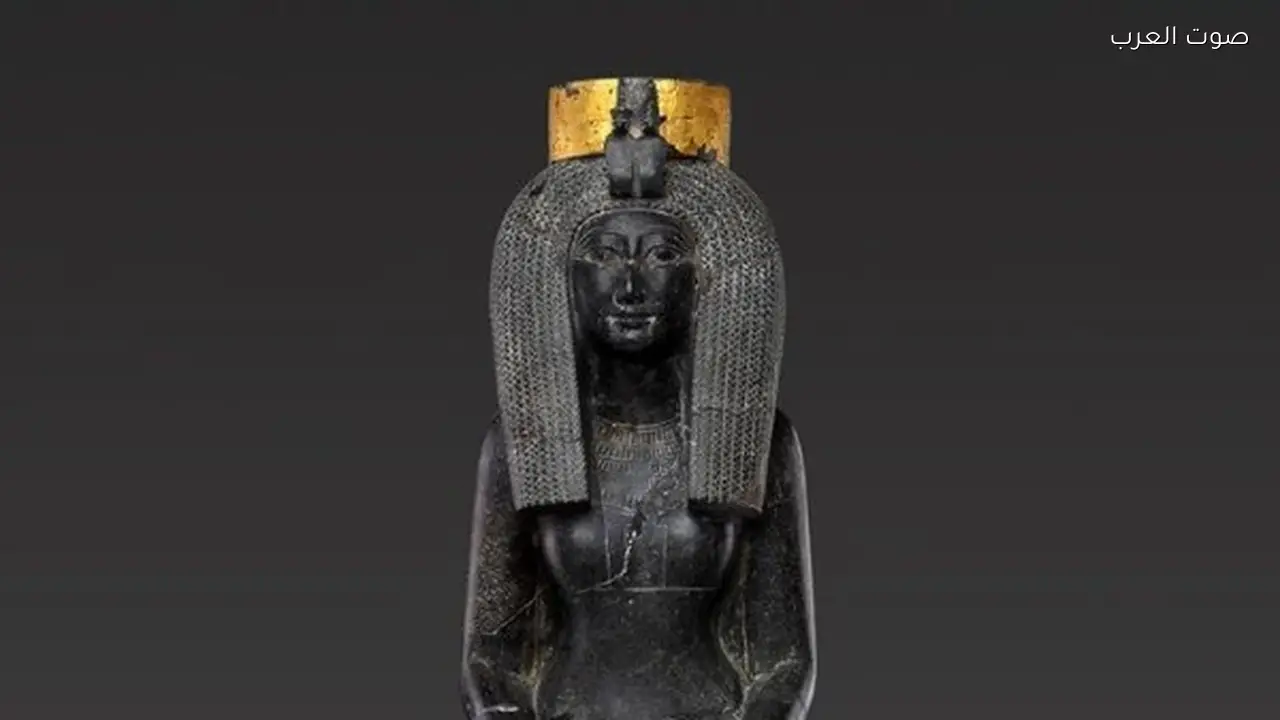 تمثال الملكة إيزيس يظهر في المتحف المصري بالتحرير