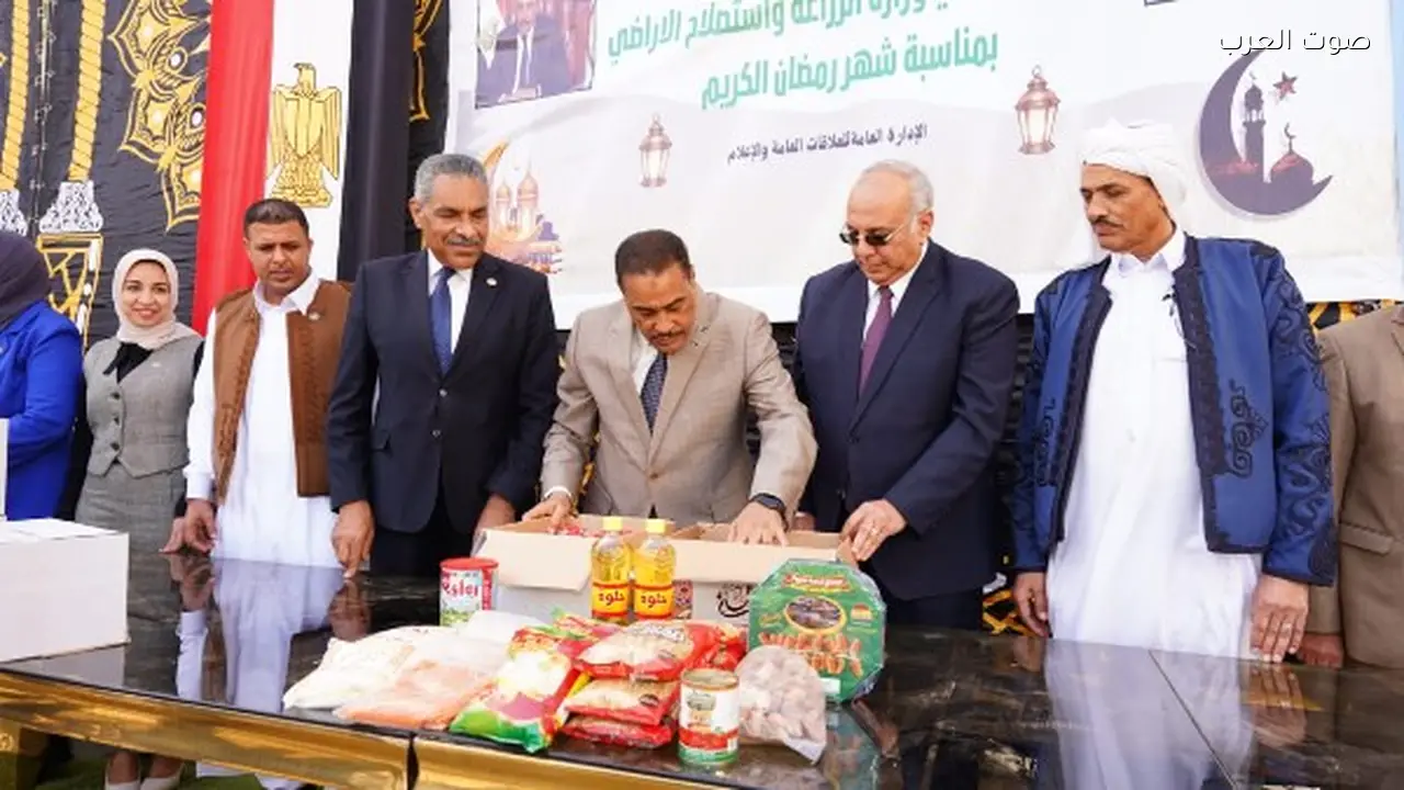 توزيع 2000 كرتونة مواد غذائية لأهالي مطروح في رمضان