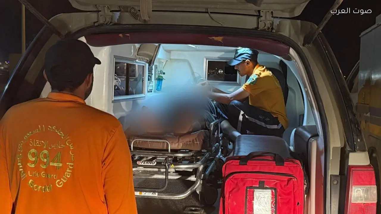 حرس الحدود بجازان ينقذ مواطنًا من الغرق خلال السباحة