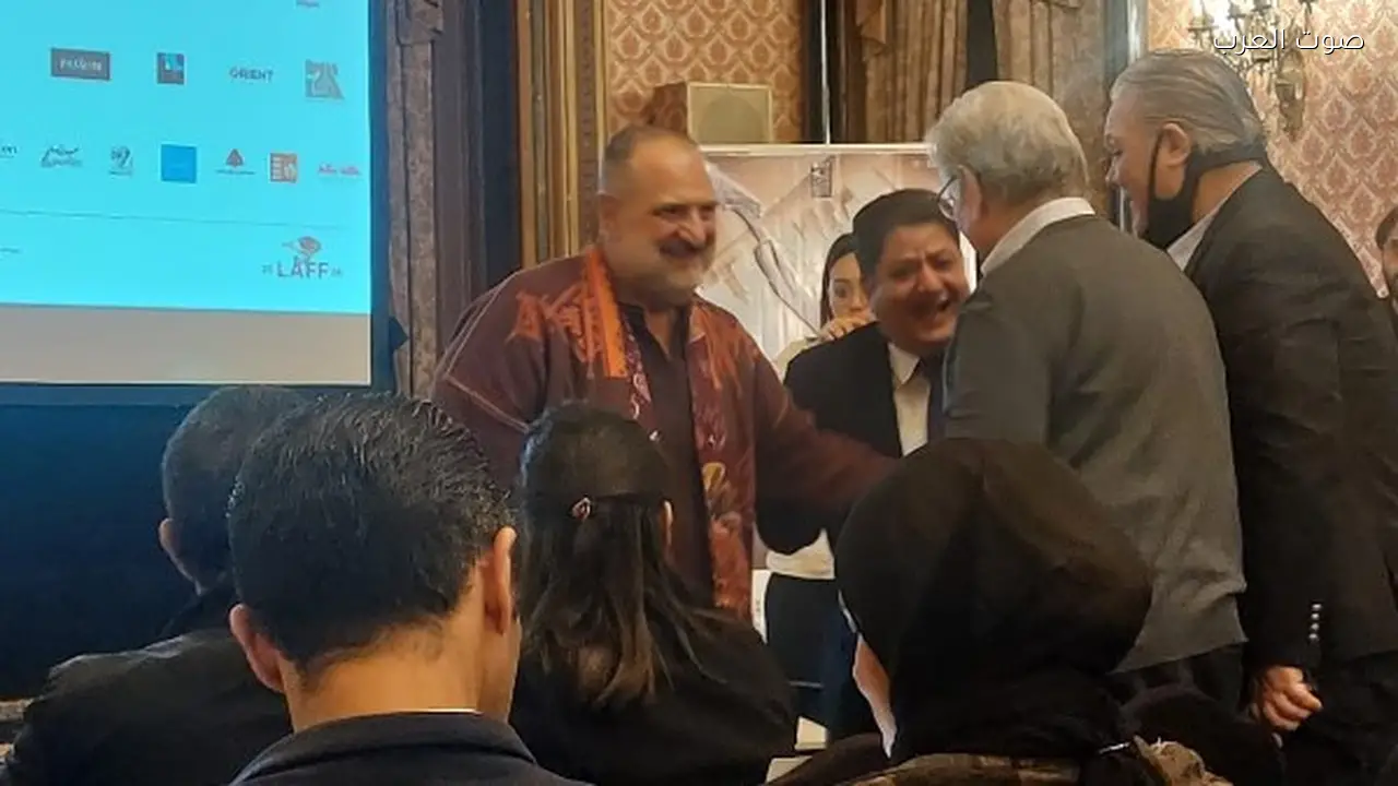 خالد الصاوي يظهر بالزي الفرعوني في مؤتمر مهرجان الأقصر للسينما الأفريقية