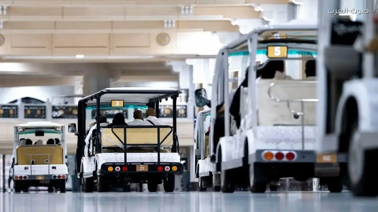 خدمات 24 ساعة لذوي الإعاقة في المسجد الحرام بعربات مجانية