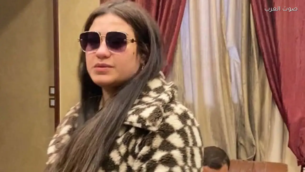 دنيا الألفي ترد على إيقافها بعد فيديو التراشق بالألفاظ